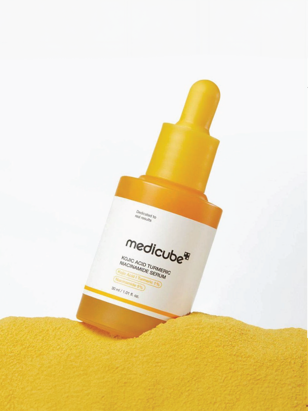 Sérum éclaircissant à l'acide kojique, au curcuma et au niacinamide MEDICUBE 30ml