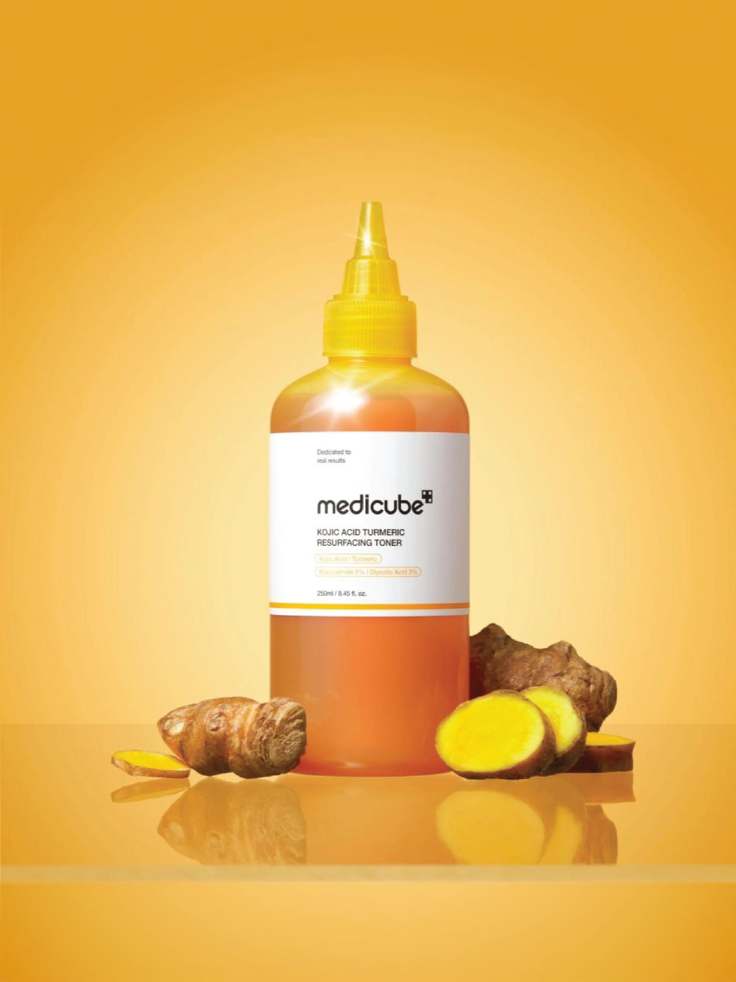 MEDICUBE Toner Resurfaçant Curcuma et Acide Kojique 250 ml